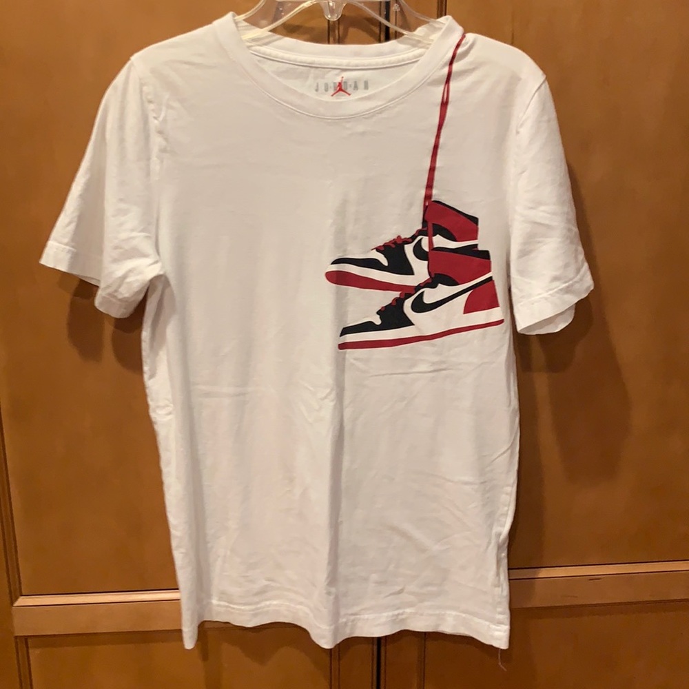Jordan Nike white tee shirt with old school Jordan’s
